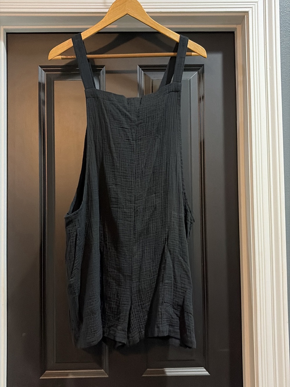 Cupshe Black Sleeveless Gauze Romper with Pockets